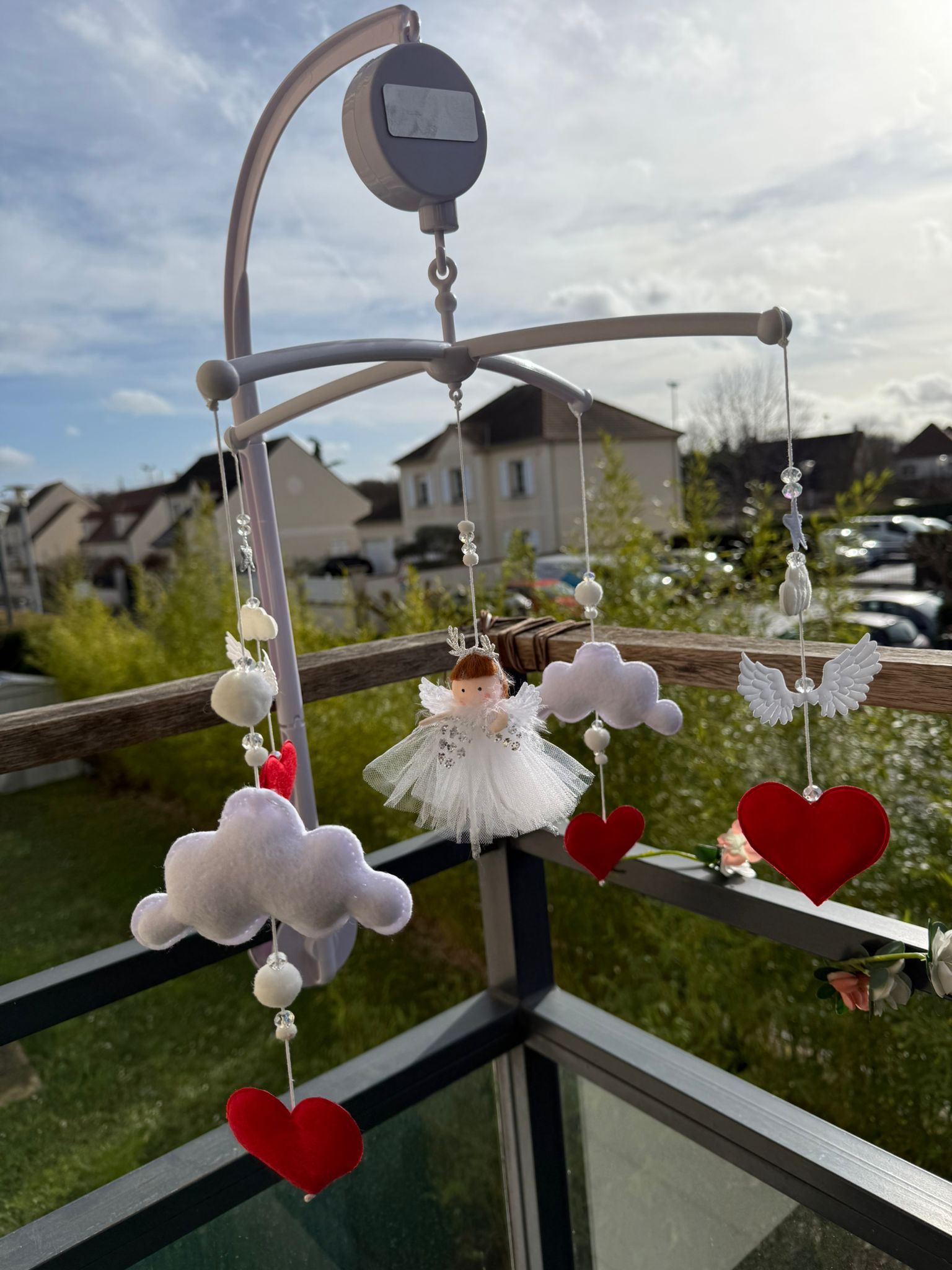 Mobile Musical Bébé – Inspiration Ange Rouge